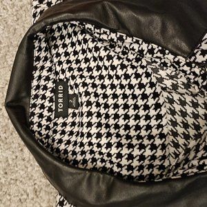 Torrid Houndstooth Button Down Blouse